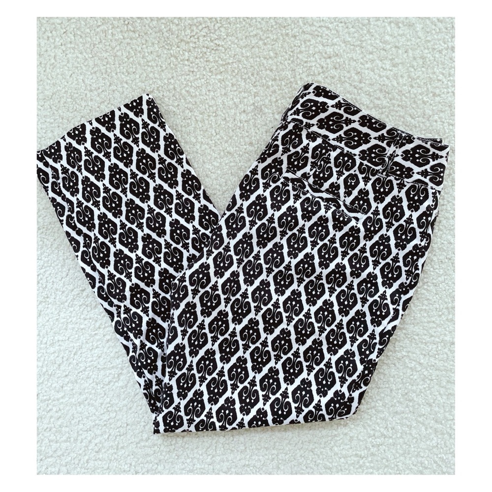 White and black 6 size pants